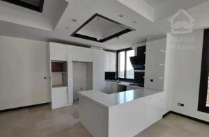 ۲۲۰ متر اجاره برج برند زعفرانیه