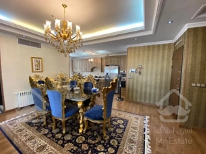 ۱۳۰ متر ۳ خواب فول امکانات سالن پرده خور