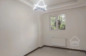 ۱۶۰ متر کلنگی قابل سکونت با قابلیت تجمیع در *کن*