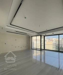۹۰متری/لابی/بالکن/تاپ‌لوکیشن
