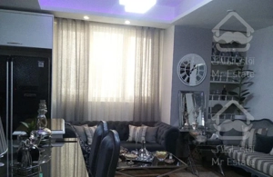 ۷۰ متر۲ خواب سالن پرده خور در قلب پونک