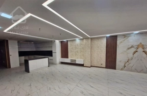 145متری/پلاک چهارم خیابان شمس ابادی/همکف جنوبی