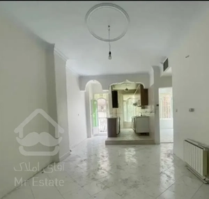 ۶۰متر / فول‌ امکانات / عکس‌واقعی/ چهارباغ غربی