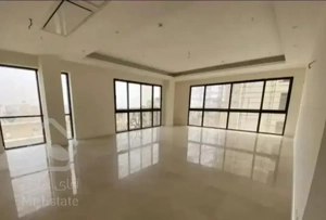 ۱۵۰ متر / ۳ خواب + مستر/ ۲ پارکینگ / زیر قیمت