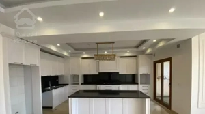 آپارتمان ۲۷۰متری/حاشیه اصلی خ مصباح‌یزدی/نزدیک حرم