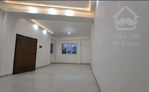 فروش طبقه اول راه جدا  تک سقف در رجایی