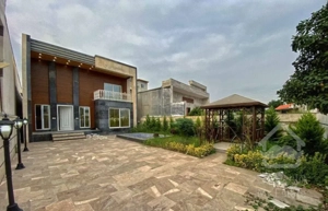 ویلا باغچه دوبلکس ۲۶۰ متر شهرکی سندتکبرگ