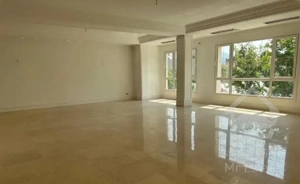 ۲۹۷ متر صاحبقرانیه ۴ خوابه