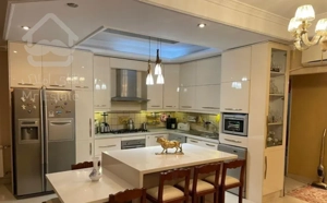 ۱۳۰ متر ۳ خواب،کم واحد،۲پارکینگ