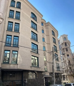 ۱۸۰متر ۳ خوابه / غرق در نور /مالک پول لـازم