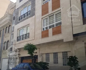 طبقه همکف ۱۱۰ متر ۲خوابه حیاط خلوت