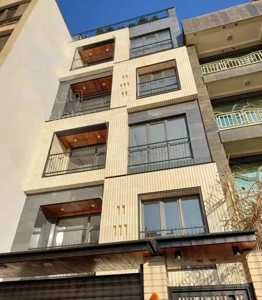 ۸۱ متر همکف انقلاب