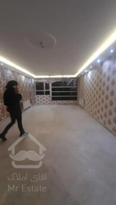 ۸۰متر ۱۰ساله سالن پرده خور در سازمان برنامه