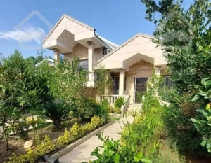 ویلاباغ ۲۳۰ متری مجلل نما سنگ با حیاط سازی زیبا