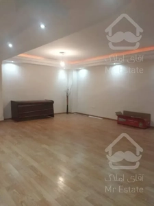 آپارتمان 142 متری ، 8 سال ساخت