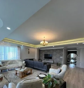 فروش واحد ۱۷۰ متری / کریم آباد / ۳ خواب