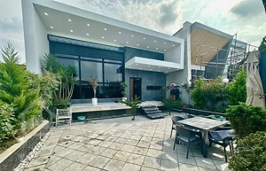 ویلا کلاسیک فول امکانات/بافت شهری/شهرک برند