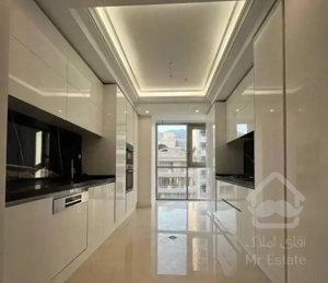 ۱۸۰ متر/ لوکس/ بلوار ۲۴ متری/۳پارکینگ