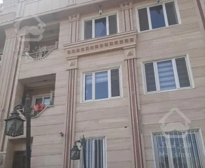 ۲۰۰ متر زمین *رز و رازقی * ۳۰۰ متر بنا /نقل بازار