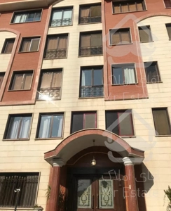 سالن و دو اتاق خواب رو به افتاب