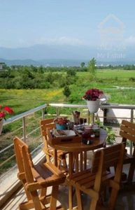 واحد ۱۳۵ متری، دو خواب، ویو کوه