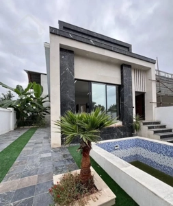 ویلا همکف استخردار 190 متری شهرکی سند تک‌برگ