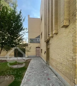 آپارتمان۱۳۰ متری/تک واحد ویو دار همدانیان خ میثم