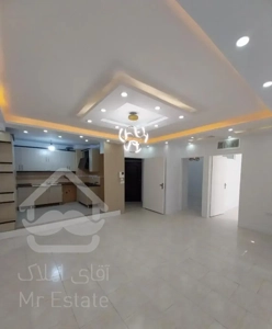 77متر/نورگیر/خوش نقشه/پارکینگ سندی/سندتک برگ