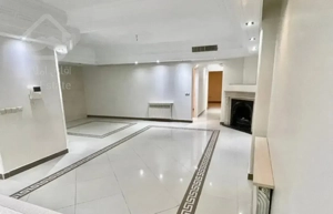 نیاوران ۱۱۰ متر ۲ خوابه فول امکانات