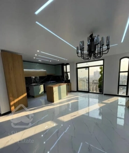 ۱۰۰متر طوقانی نوساز کلید نخورده/خطی رو‌به کوچه