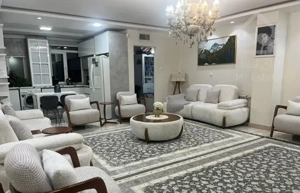 ۷۷متر/۸واحدی/۲کله نورگیر/بازسازی شده/سازمان شمال