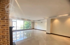 پاسداران/لوکیشن‌اصیل/۲۱۰متر/۲پارکینگ/تراس چیدمان