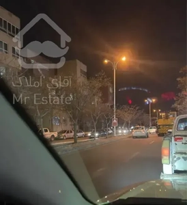 آپارتمان تکواحدی دارای روف گاردن  ((مالک هستم))