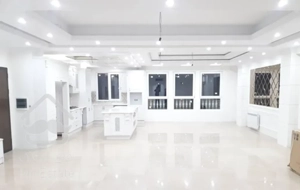 ۱۷۷ متر /کلید نخورده/دو پارکینگ‌/شهرآرا