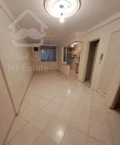 *۴۵ متر زیر همکف با حیاط در اختیار*تخلیه*