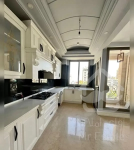 ظفر / 175 متر نوساز / روبه آفتاب