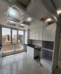 ۵۶ متر بازسازی‌شده با نور عالی، پارکینگ و آسانسور