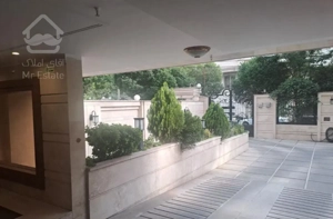 ۱۲۲ متر آفتابگیر / ۳ خوابه / اباذر