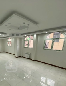 آپارتمان ۶۰ متر / ۲ پارکینگ سندی / تک واحدی