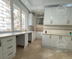 ۴باغشرقی ۸۳متر  سالن پرده خور