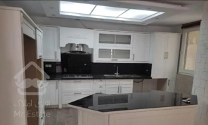 آپارتمان ۱۴۳ متر بازسازی شده  شهرک لاله