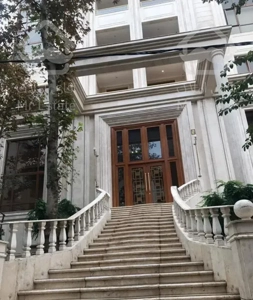 فروش آپارتمان ۱۲۵ متر واقع در فرمانیه شرقی