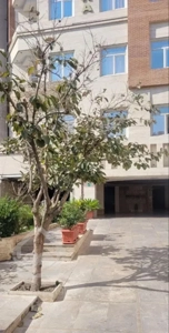 ۱۳۰متر ۸ساله فول امکانات رو به آفتاب