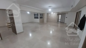 ۱۴۰ متر شمال جردن موقعیت اداری (۲ پارکینگ سندی)