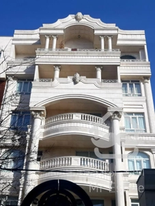 (واحد ۳۰۰متری تاپ لوکیشن) ۴پارکینگ ۴خواب