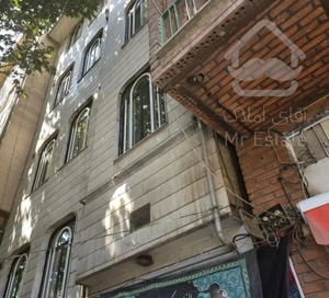 فروش آپارتمان ۷۲ متری ۲ خوابه طبقه ۳ در شمشیری