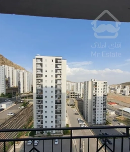 پردیس فاز ۱۱ آپارتمان ۸۷متری طبقه ۷جنوبی رو ارتفاع