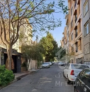 میدان ۱۳/ ۸۰ متر یک خوابه / طبقه دوم / شیک