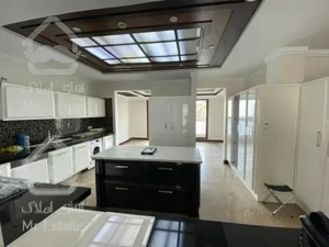 ۱۵۰متر - ۳خواب- چهاردیواری