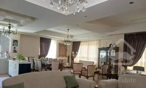 ۱۴۹متری در برج ازگل